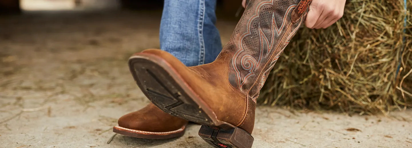 Wie sollten Cowboystiefel passen?